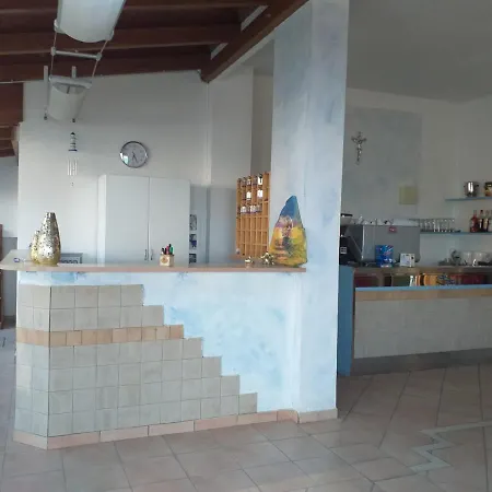 Bed & Breakfast Quadruple In - A Stone Throw From The Sea
