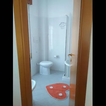 Quadruple In - A Stone Throw From The Sea Bed & Breakfast 3*