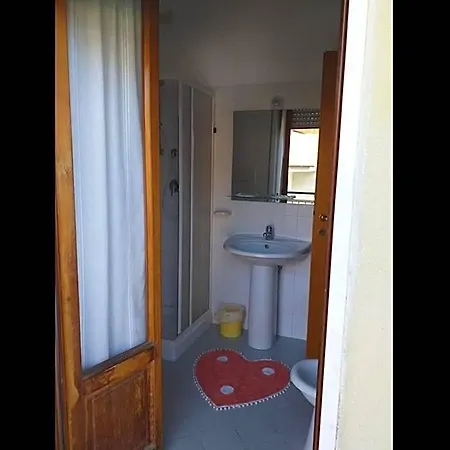 Bed & Breakfast Quadruple In - A Stone Throw From The Sea