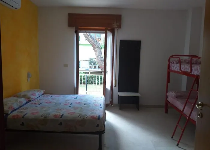 Quadruple In - A Stone Throw From The Sea Frühstückspension